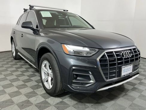 Used 2024 Audi Q5 2.0T Premium w/ Convenience Package image 4