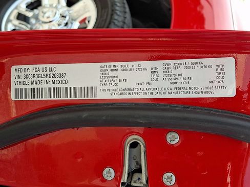 Used 2024 RAM 3500 Tradesman w/ Chrome Appearance Group AWD/4WD image 27