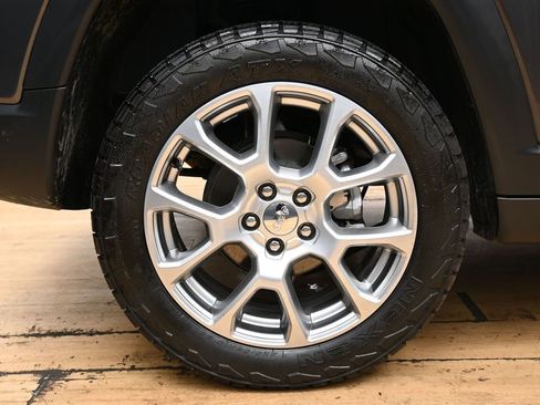 Used 2022 Jeep Compass Latitude AWD/4WD image 13