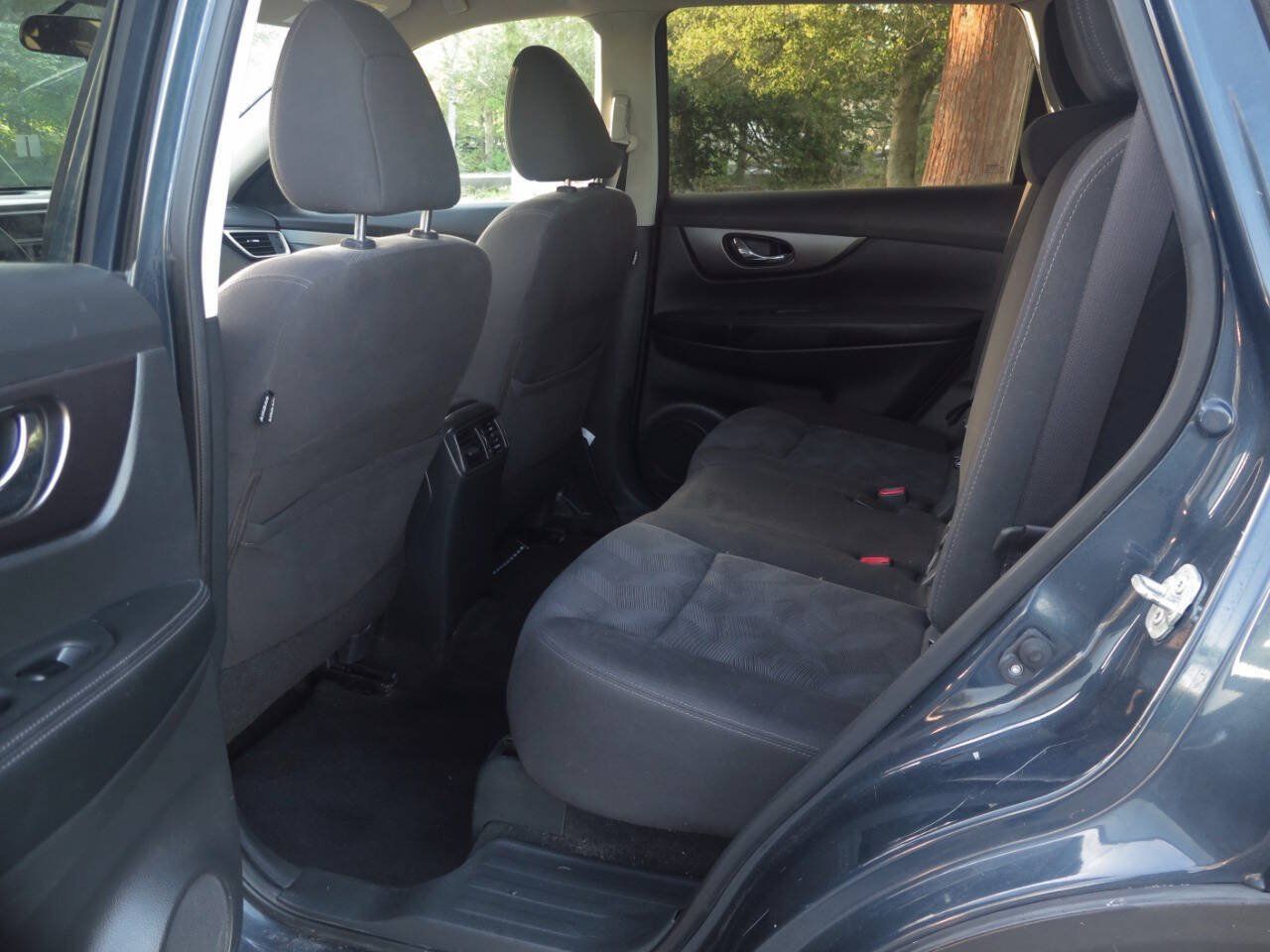 Used 2016 Nissan Rogue SV AWD/4WD image 15