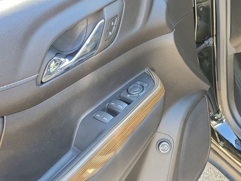 Used 2023 GMC Acadia SLE w/ Driver Convenience Package image 22