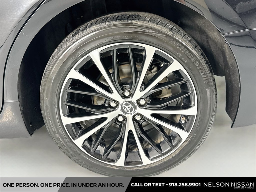 Used 2018 Toyota Camry SE w/ Audio Package FWD image 29