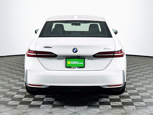 Used 2026 BMW 530i w/ Premium Package RWD image 8