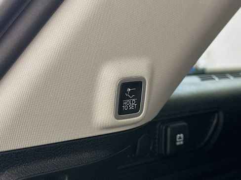 Used 2023 Jeep Grand Cherokee 4WD 4xe image 32