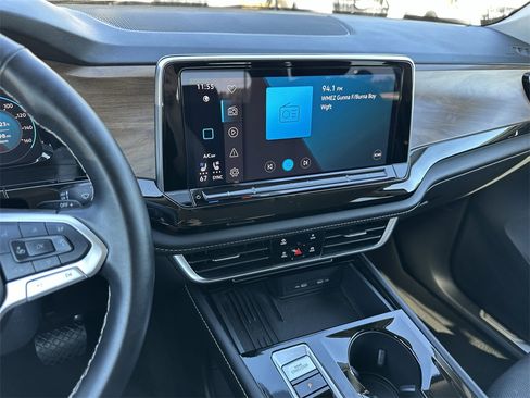 Used 2025 Volkswagen Atlas SE image 22