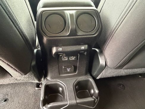 Used 2020 Jeep Wrangler Unlimited Sahara AWD/4WD image 21