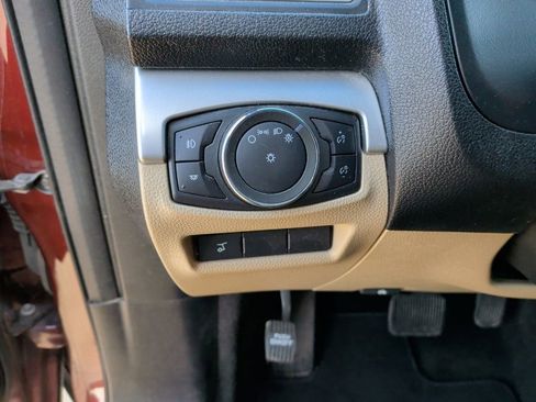 Used 2016 Ford Explorer XLT w/ Equipment Group 202A image 13