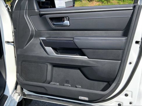 Used 2024 Toyota Sequoia Platinum AWD/4WD image 23