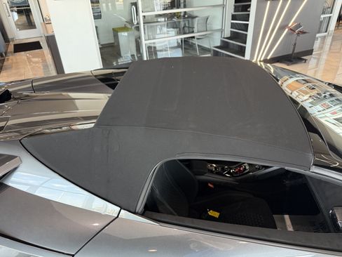 Used 2019 Lamborghini Huracan Performante AWD/4WD image 32