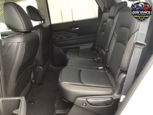Used 2024 Nissan Pathfinder SL FWD image 24