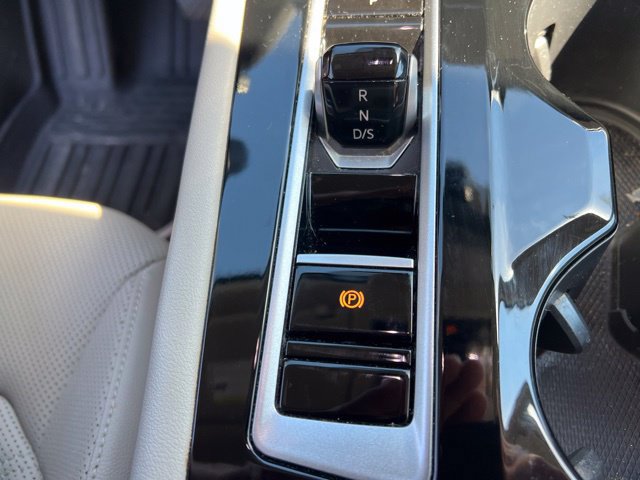 Used 2024 Volkswagen Atlas SE AWD/4WD image 22