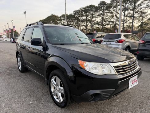 Used 2010 Subaru Forester 2.5X Premium image 2