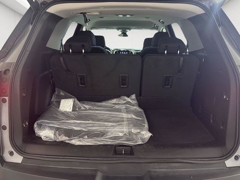 Used 2020 Chevrolet Traverse LT FWD image 12