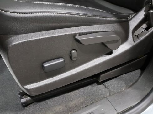 Used 2022 Chevrolet Colorado LT w/ Luxury Package image 13