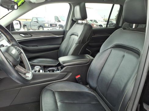 Used 2022 Jeep Grand Cherokee Limited image 14