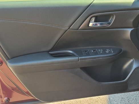 Used 2017 Honda Accord Sport image 20