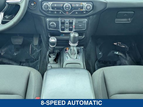 Used 2023 Jeep Gladiator Overland AWD/4WD image 22