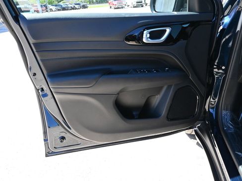 New 2026 Jeep Compass Latitude image 7