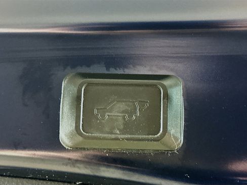 Used 2021 Toyota RAV4 XLE w/ Convenience Package image 29