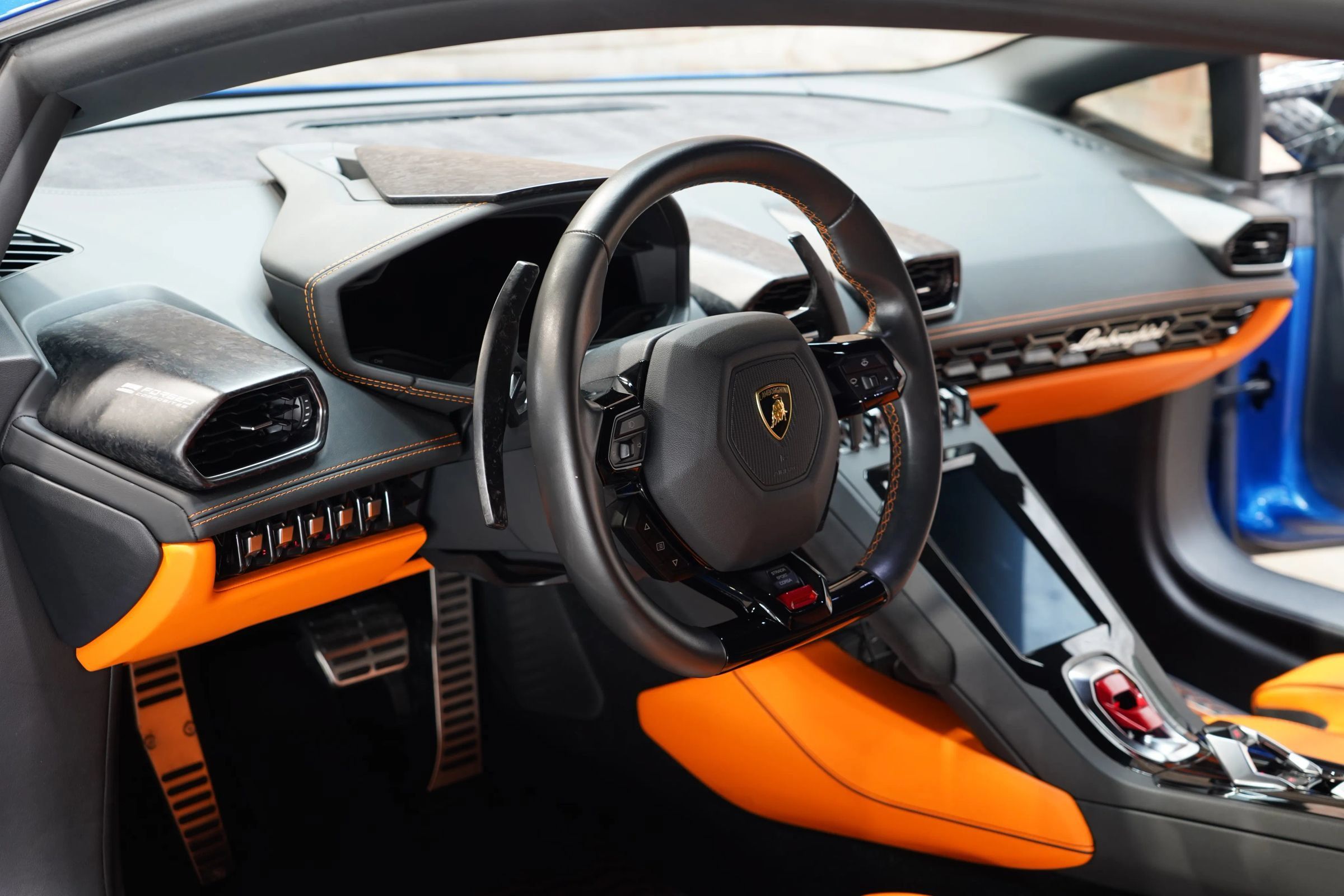 Used 2020 Lamborghini Huracan EVO RWD image 44