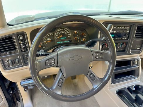 Used 2003 Chevrolet Silverado 2500 LT AWD/4WD image 22