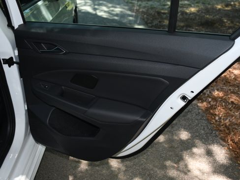 Used 2024 Volkswagen Golf R AWD/4WD image 21