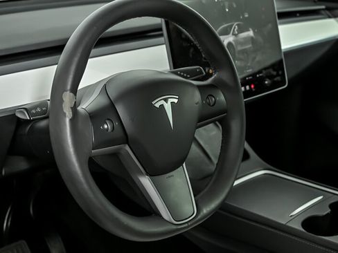 Used 2023 Tesla Model Y Long Range AWD/4WD image 19