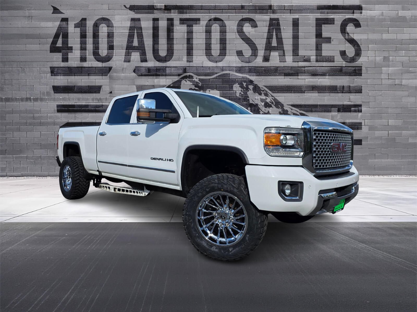 Used 2016 GMC Sierra 2500 Denali AWD/4WD image 1