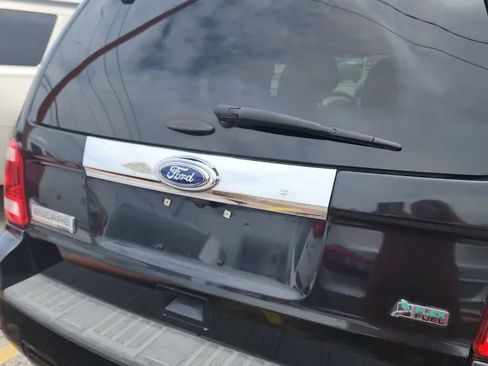 Used 2011 Ford Escape Limited w/ 302A Rapid Spec Order Code FWD image 3