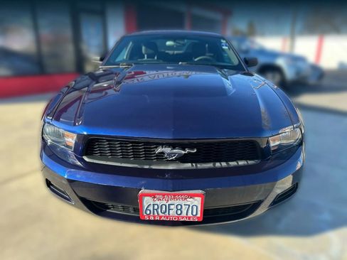 Used 2012 Ford Mustang Coupe image 2