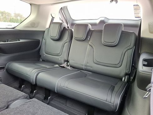 New 2026 INFINITI QX80 Luxe image 6