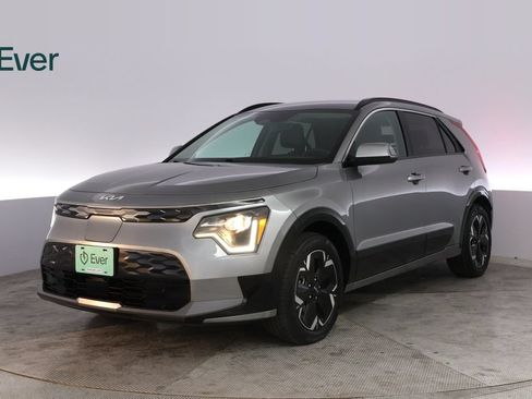 Used 2024 Kia Niro Wind FWD image 2