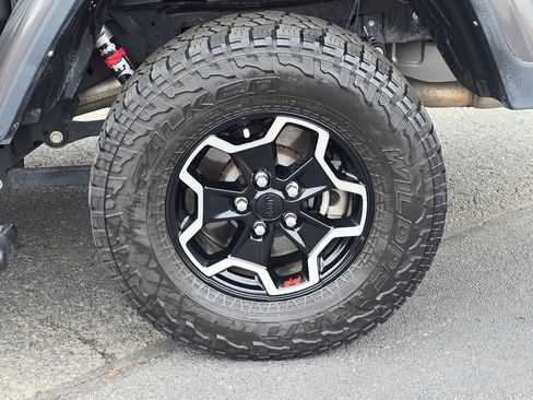 Used 2022 Jeep Gladiator Rubicon w/ LED Lighting Group image 31