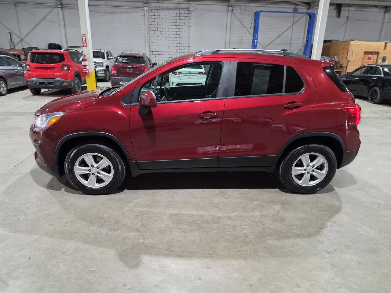 Used 2021 Chevrolet Trax LT w/ LT Convenience Package AWD/4WD image 4
