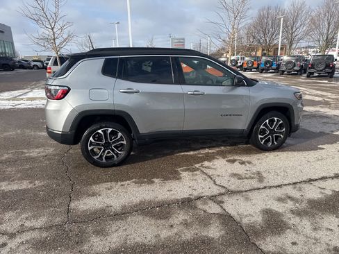 Certified 2023 Jeep Compass Limited image 10