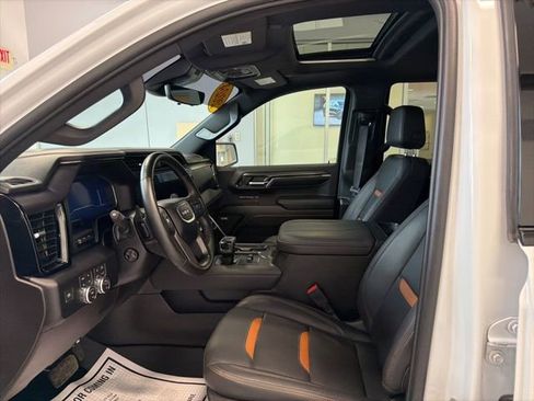 Used 2024 GMC Sierra 1500 AT4 w/ Technology Package image 17
