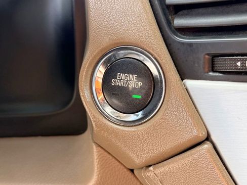 Used 2016 GMC Yukon XL SLT image 13