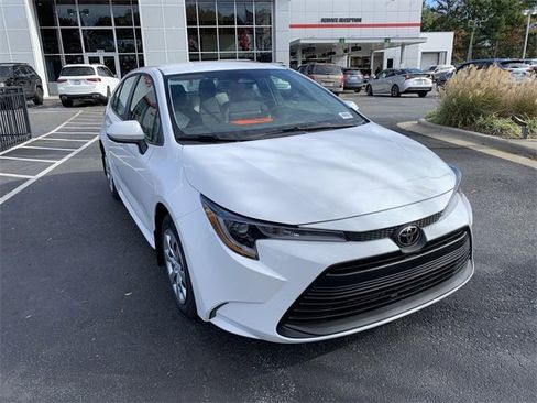 New 2026 Toyota Corolla LE image 2