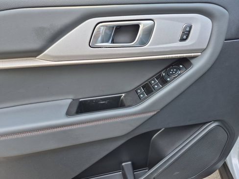 New 2026 Ford Explorer Active w/ Active Comfort Package RWD image 19