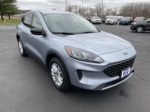Used 2022 Ford Escape SE w/ Cold Weather Package image 9