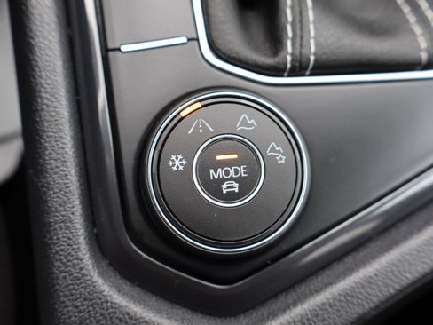 Used 2023 Volkswagen Tiguan SE R-Line image 17