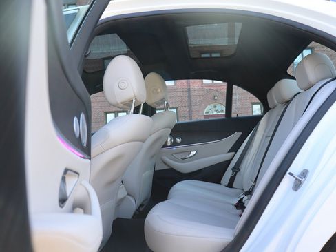 Used 2017 Mercedes-Benz E 300 4MATIC image 14