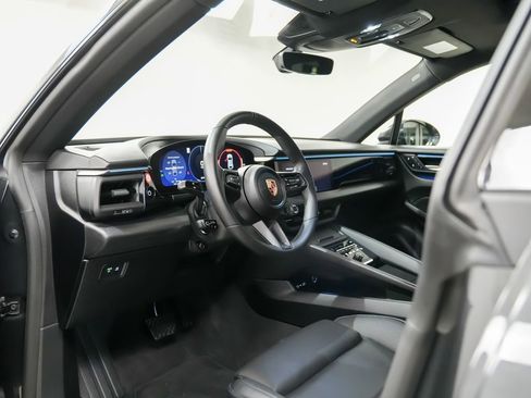 Certified 2025 Porsche Macan Electric RWD image 4