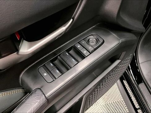 Used 2025 Toyota Tacoma Trailhunter image 31