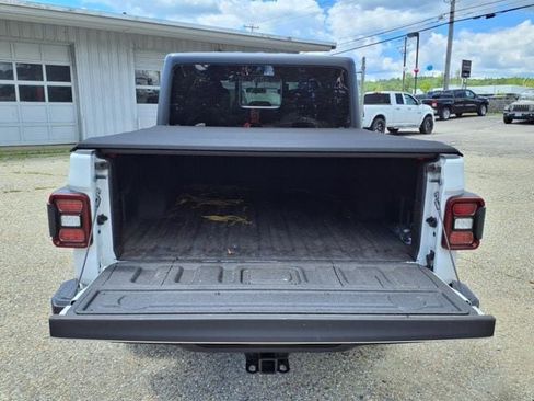 Used 2021 Jeep Gladiator Willys image 7