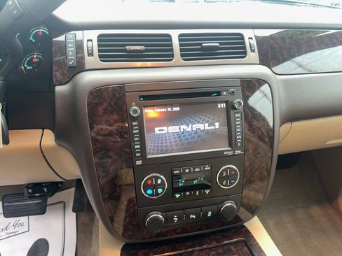 Used 2013 GMC Yukon Denali image 32
