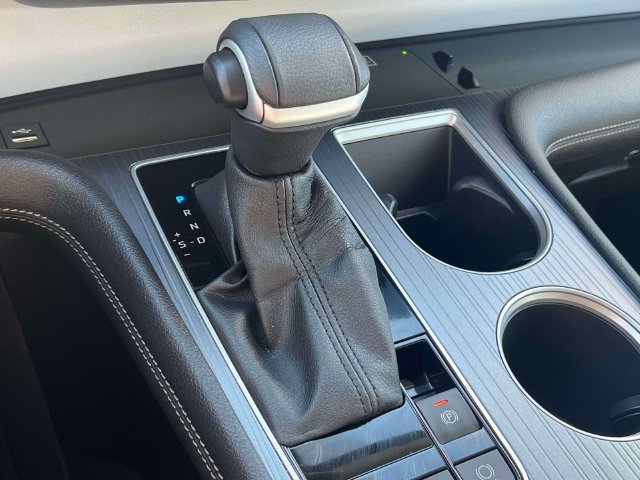 Certified 2025 Toyota Sienna XLE FWD image 30