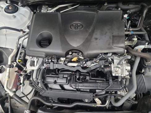 Used 2021 Toyota Camry SE image 30