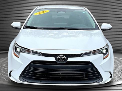 Used 2023 Toyota Corolla LE FWD image 2