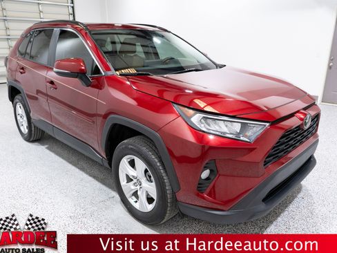 Used 2021 Toyota RAV4 XLE w/ Convenience Package FWD image 6